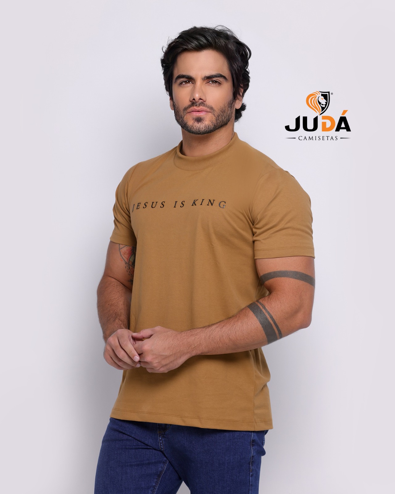 Camiseta Oversized Masculina Jesus is King JIK – Avelã