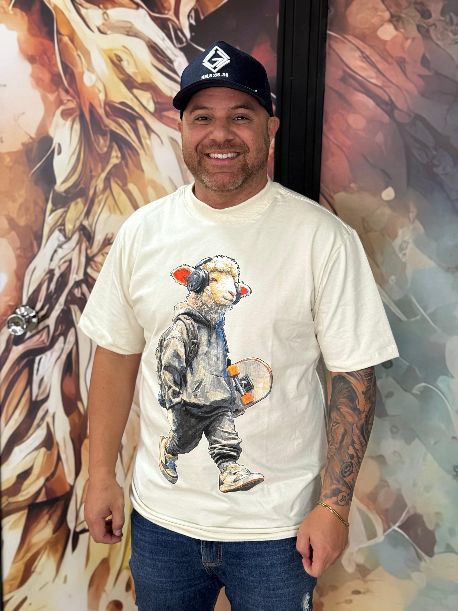 Camiseta Oversized Masculina Ovelha Fone – CREME